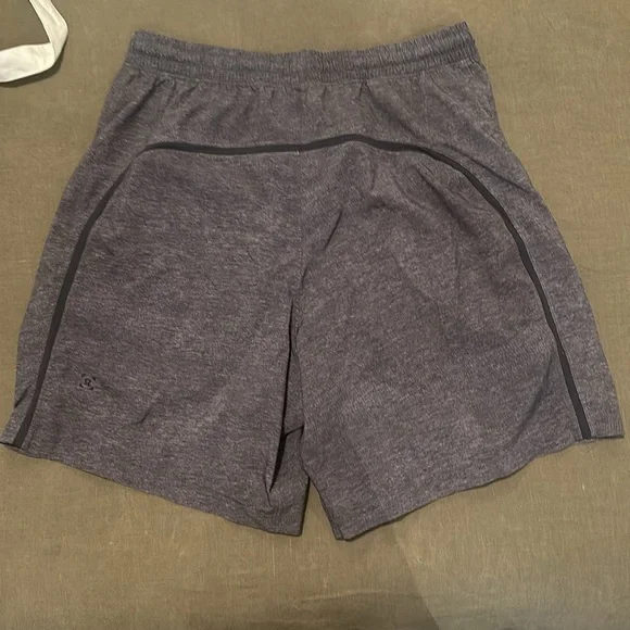 Lululemon Linerless Pace Breaker Short 7” - Picture 2 of 3